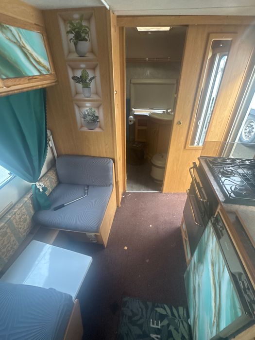 Caravana Swift Archway 4 camas 1999 ano