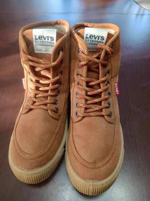 Buty Levi's rozmiar 37 stan b dobry ocieplane