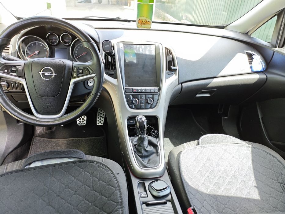 Opel Astra J 2011 1.4 MPI