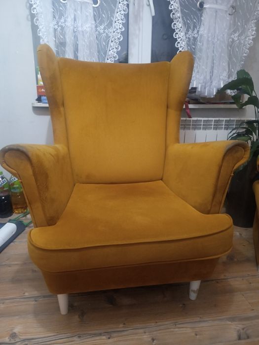 Fotel uszak z podnóżnikiem kolor musztardowy