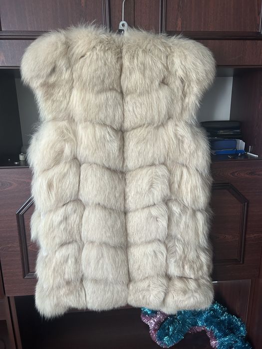 Продам песцовую желетку