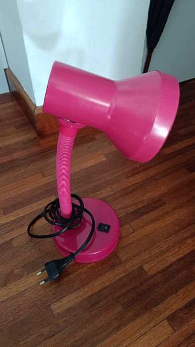 Lampka biurowa różowa