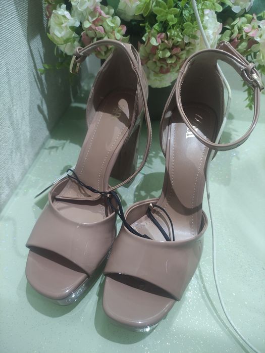 sandálias zara novas