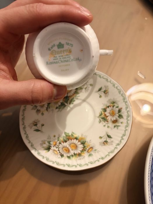 Chávena de Chá e Pires Queen’s "October Daisy" - Porcelana Inglesa