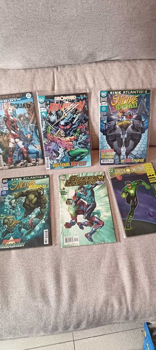 Vendo! 50 comics sortidos Dc. Bom estado