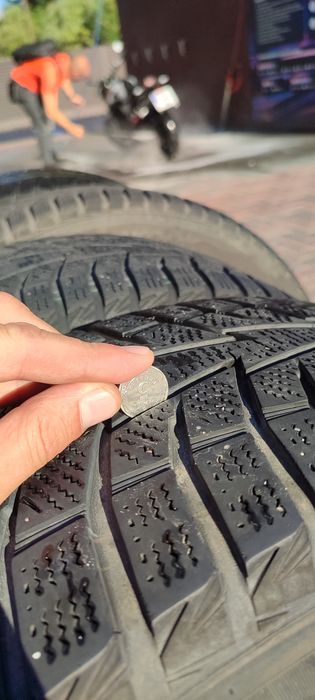 Зимова гума Hankook Winter i Cept W636 XL 225/60 R17