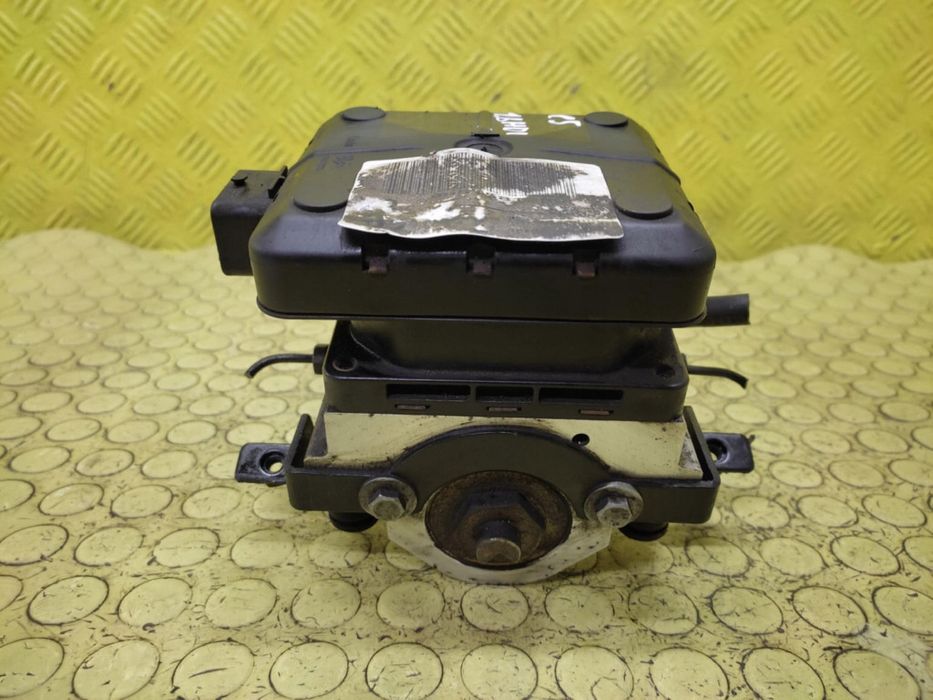 citroen c5 i 1.6 hdi pompa zawieszenia 963671388000