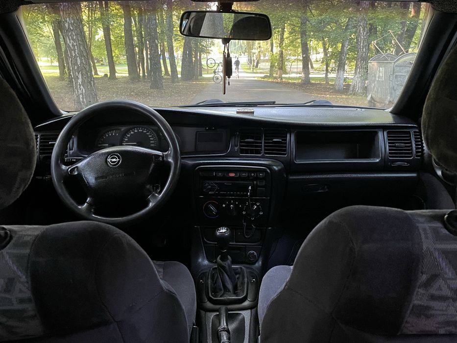 Продам Opel Vectra B 1.6 1996