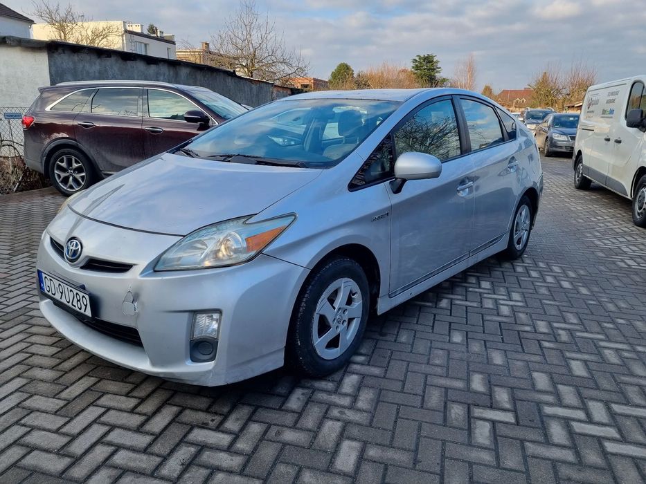 Toyota Prius ​Toyota Prius III | Hybryda + LPG | BATERIA PO REGENERACJI |
