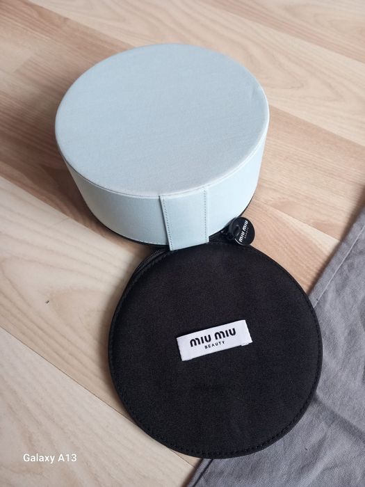 Miu miu oryginalna toaletka kosmetyczka kuferek