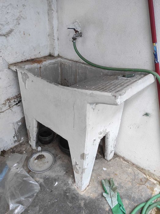 Tanque antigo de lavar roupa