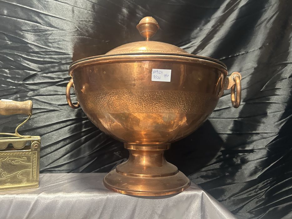 szkło artystyczne, miedź, mosiądz, ceramika i drewno