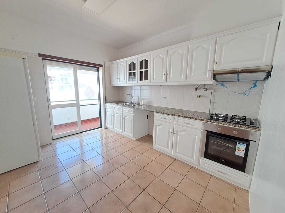 Arrendo T3, no centro de Condeixa