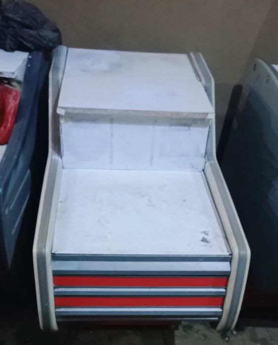 Прилавок торговий.Касове місце.Для вітрин холодильних.