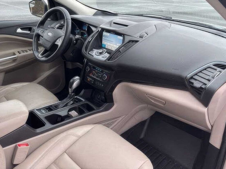 Ford Escape Titanium      2018