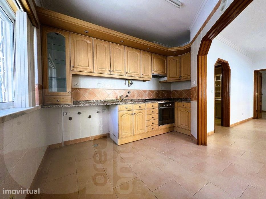Apartamento T1 localizado em Corroios.
