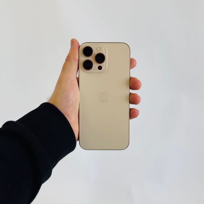 16 Pro Max 256GB eSIM Desert Titanium