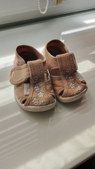 Взуття 19 розміру