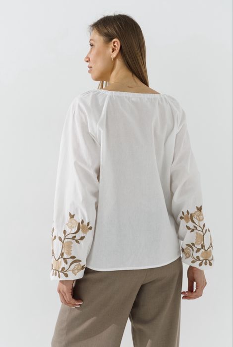 Жіночі вишиванки рoзмір L