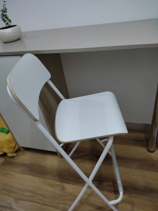 Banco alto de cozinha IKEA