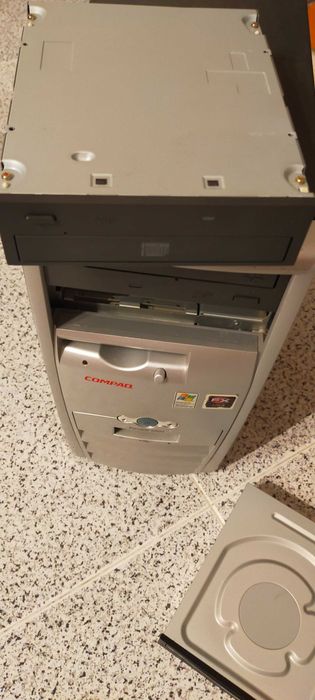 Torre Caixa de Computador Presario 6000, Leitor de CDs e DVDs