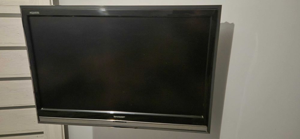 Telewizor LCD SHARP