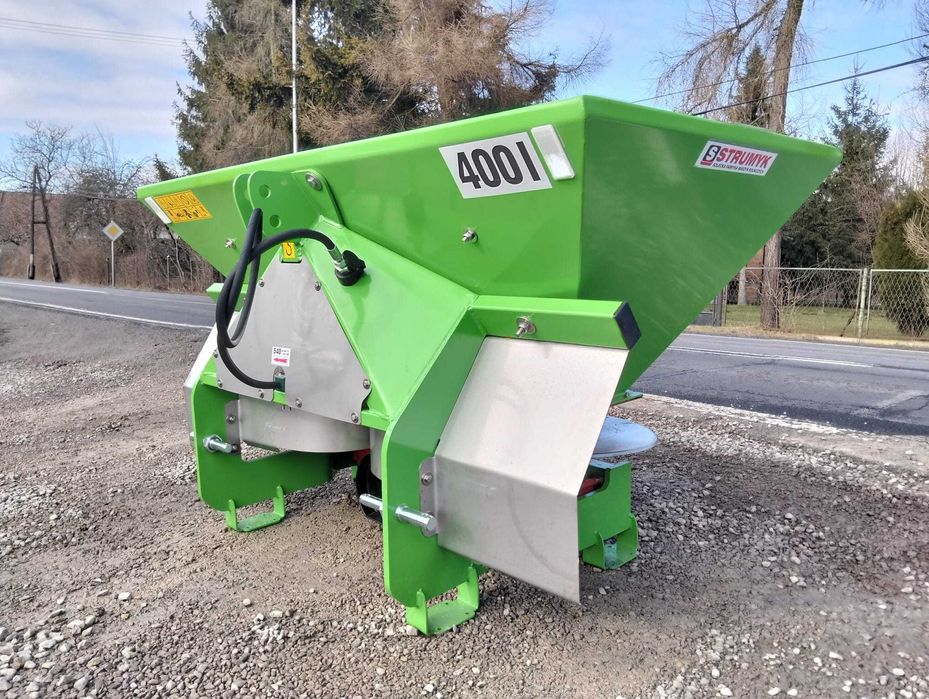 rozsiewacz nawozów/ 2-talerze/ hydraulika/ plandeka/ TYTAN/sulky/altro