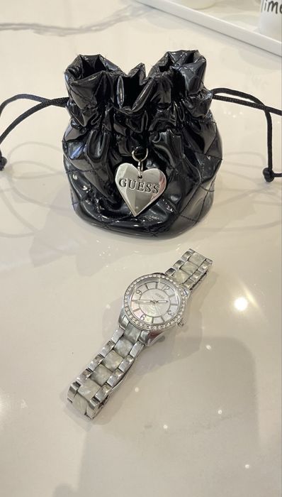 Часы женские Guess. Оригинал