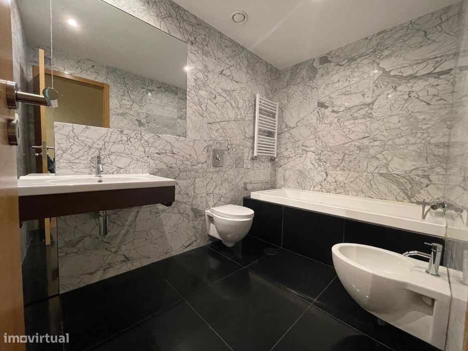 Apartamento T3 Venda em Ramalde,Porto