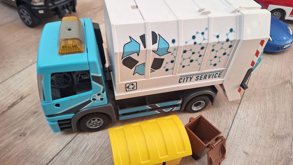 Śmieciarka playmobile