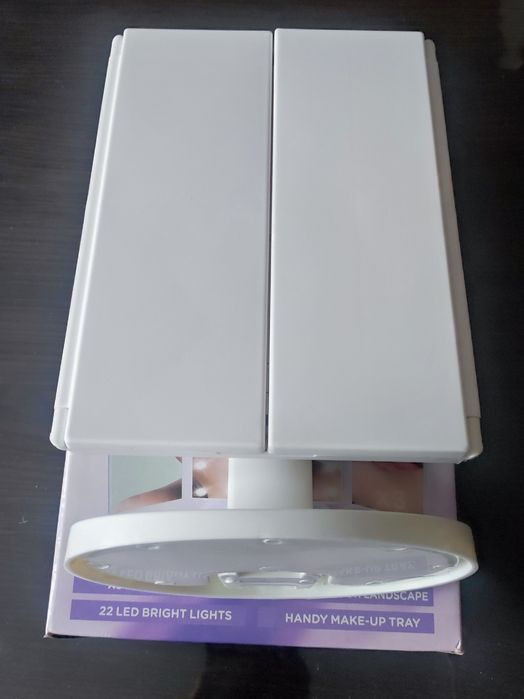 Потрійне дзеркало з лед підсвіткою