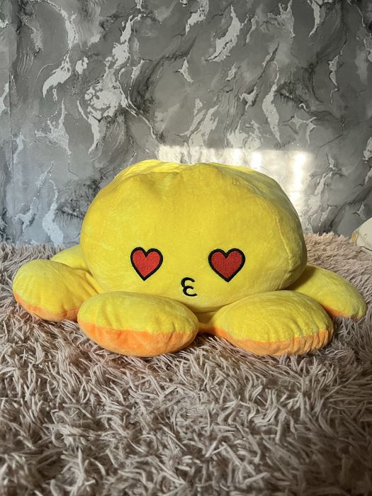 М'яка іграшка восьминіг