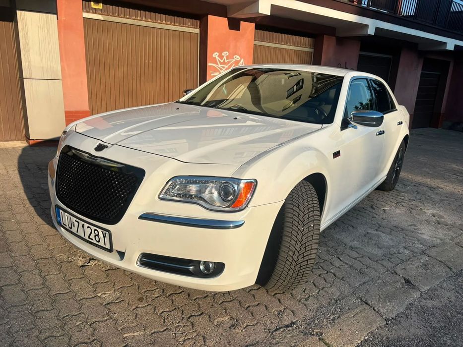 Chrysler 300C świeżo po serwisie zawieszenia, książka serwisowa z dokładnymi wpisami