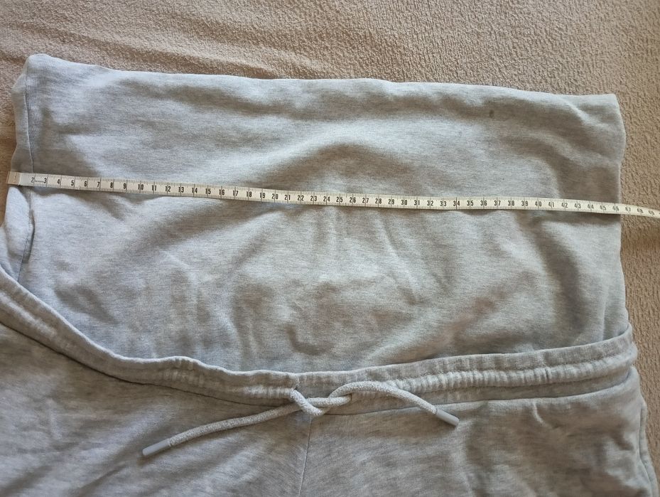 Krótkie spodenki dresowe ciążowe Sinsay Maternity