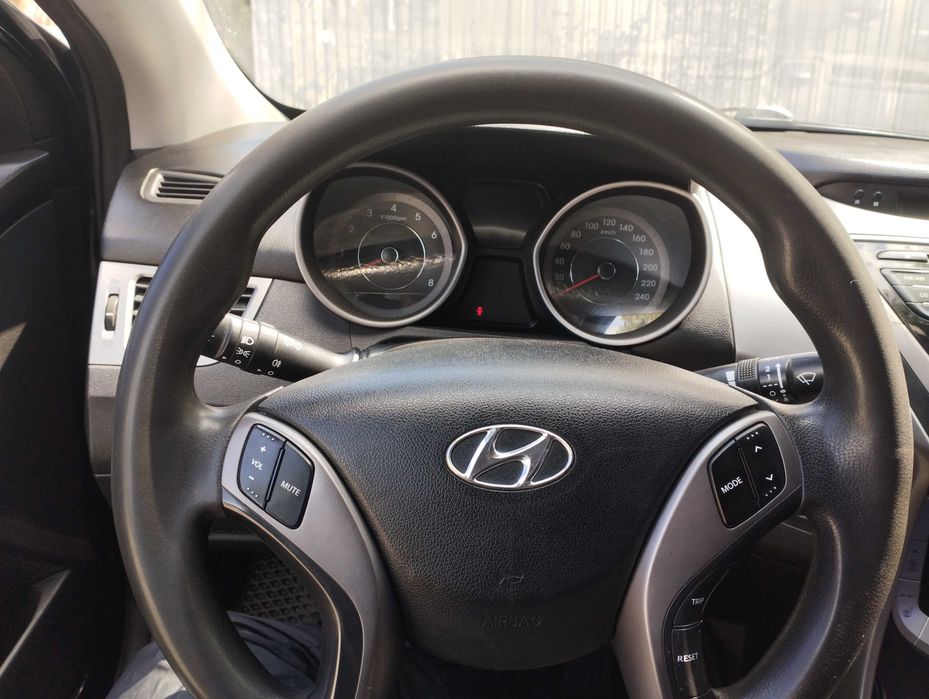 Hyundai Elantra 5-го поколения (MD)