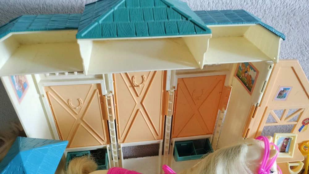 Stajnia dla barbie nr 2