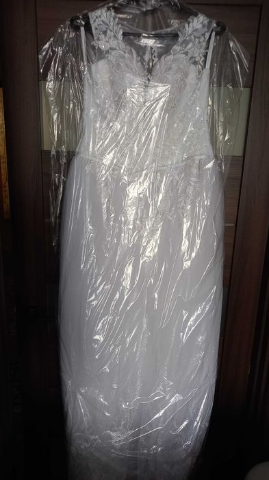 Продам весільну сукню