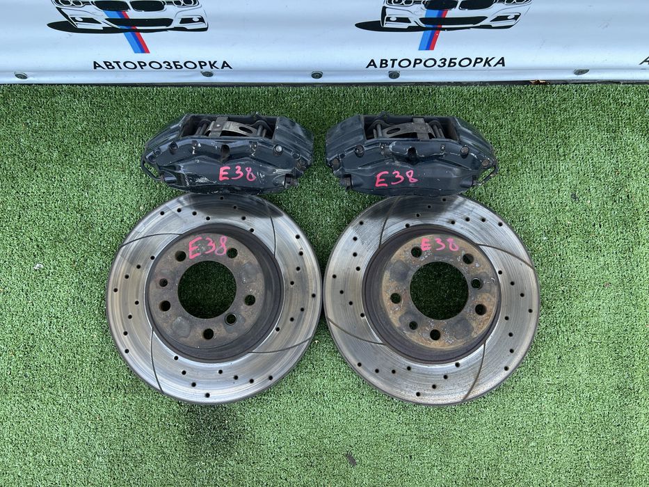 Тормоза Brembo Е38 4 поршневі Супорта Диски з перфорацією