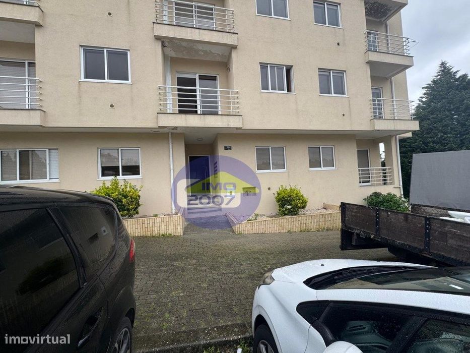 Apartamento T2 em Sanfins — Caldas De São Jorge E Pigeiros, Aveiro