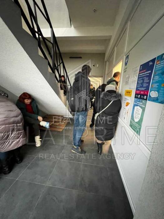 Продаж комерцiйна фасадна будiвля торгове примiщення