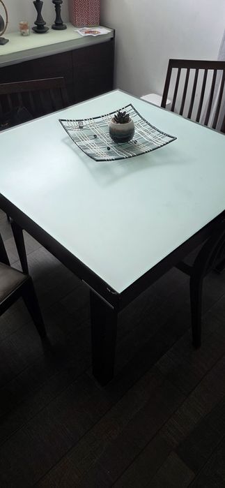 Mesa, aparador e sapateira