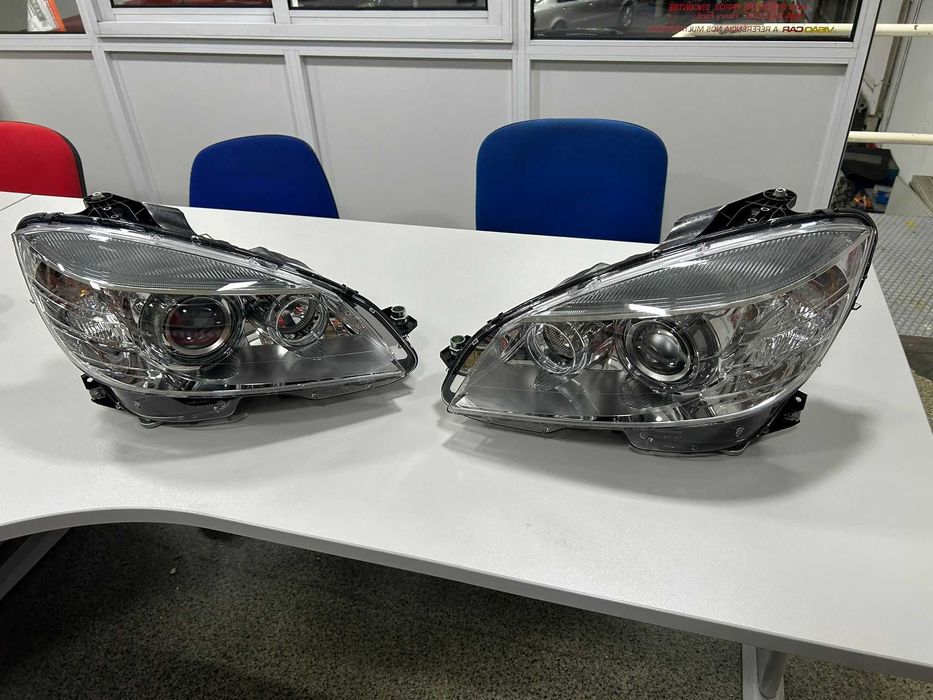 Farol Mercedes C W204 Xenon