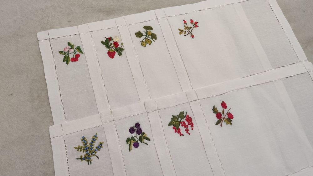 Zestaw - 8szt. Serwetki z owocami haftowane / podkłady pod talerze