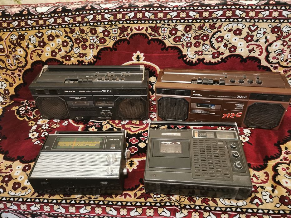 Распродажа магнитофонов Весна, Вега