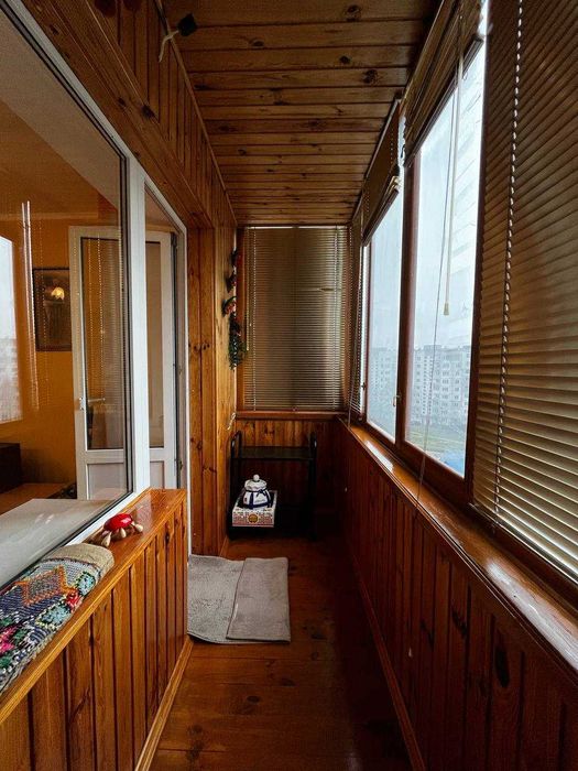 Простора 3 кімнатна квартира в центрі міста