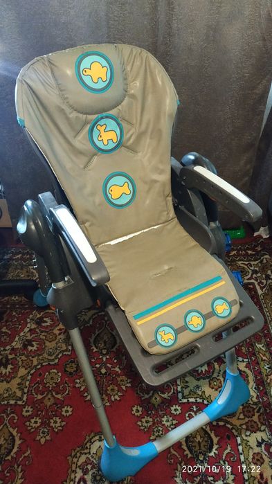 Стульчик для кормления Сhicco Polly