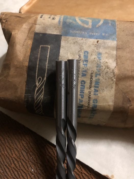 Сверла левые ц/хв Ф1-17 ссср, р6м5; р6м5к5;р9; р18 количество