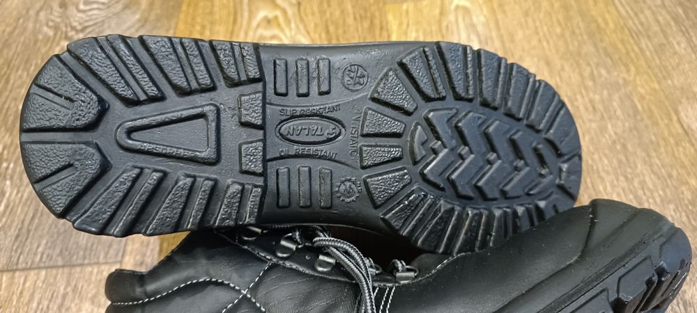 Ботинки рабочие новые.