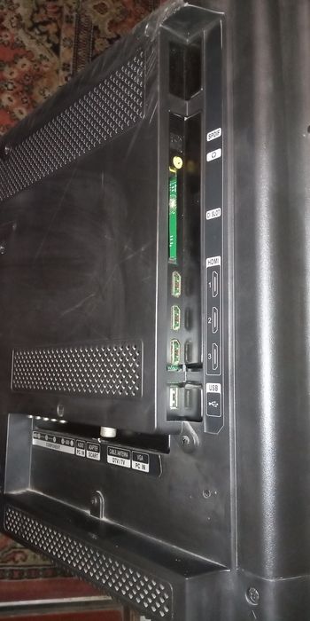 4 Tv para peças. Samsung e HANNSPREE 42cm para peças.