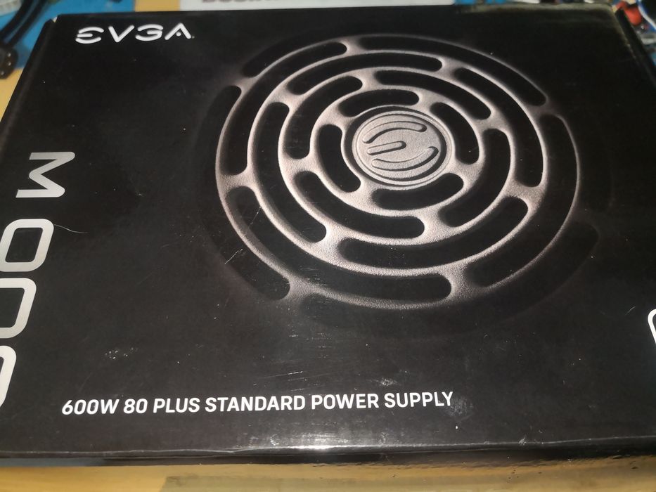 EVGA 600W 80+ — 100-W1-0600-K2 — Como Nova — Caixa Original